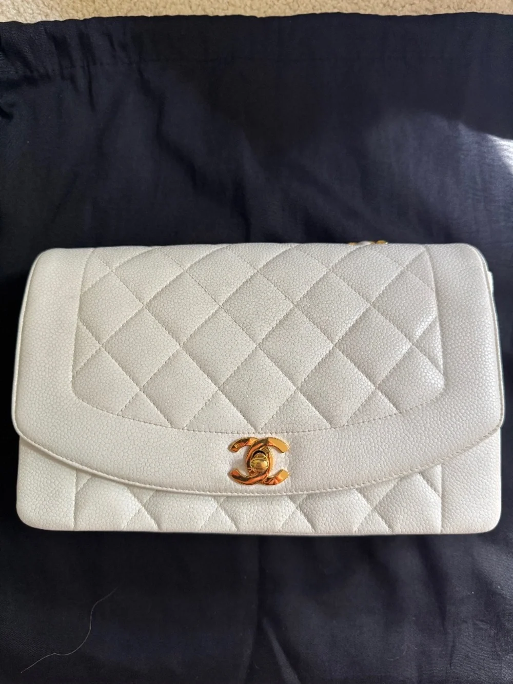 Vintage Medium White Chanel Diana Caviar